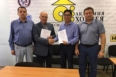 Встреча между китайскими и российскими представителями