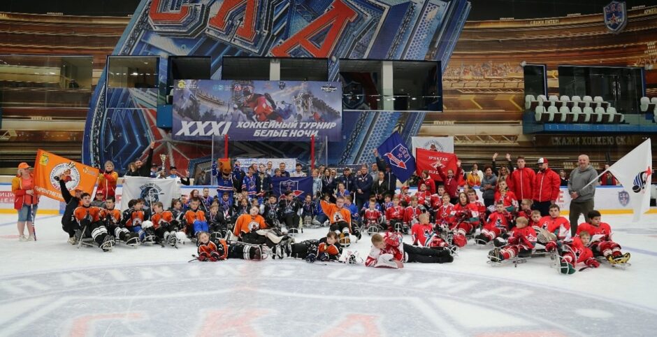 Церемония награждения победителей, призеров и лучших игроков в дивизионе "Следж-хоккей"