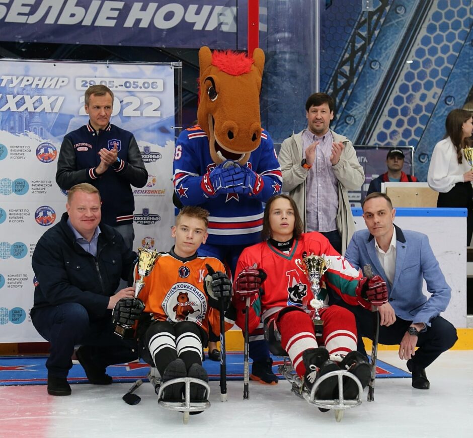 Церемония награждения победителей, призеров и лучших игроков в дивизионе "Следж-хоккей"